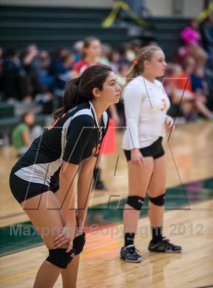 Thumbnail 2 in Newton North vs Lincoln-Sudbury (Showcase of Champions Holyoke Gold Semi-Final 2) photogallery.