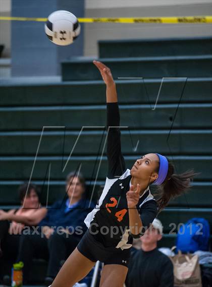 Thumbnail 3 in Newton North vs Lincoln-Sudbury (Showcase of Champions Holyoke Gold Semi-Final 2) photogallery.