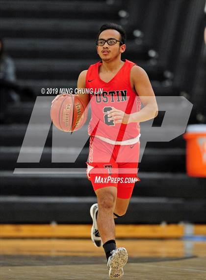 Thumbnail 2 in Tesoro vs. Tustin (Tustin Holiday Classic) photogallery.