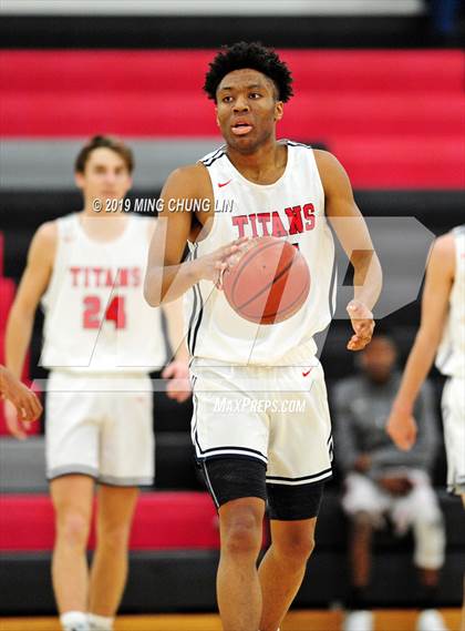 Thumbnail 1 in Tesoro vs. Tustin (Tustin Holiday Classic) photogallery.