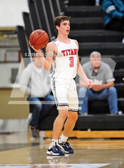 Thumbnail 3 in Tesoro vs. Tustin (Tustin Holiday Classic) photogallery.