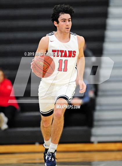 Thumbnail 2 in Tesoro vs. Tustin (Tustin Holiday Classic) photogallery.