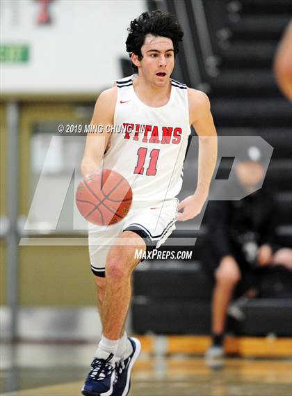 Thumbnail 2 in Tesoro vs. Tustin (Tustin Holiday Classic) photogallery.