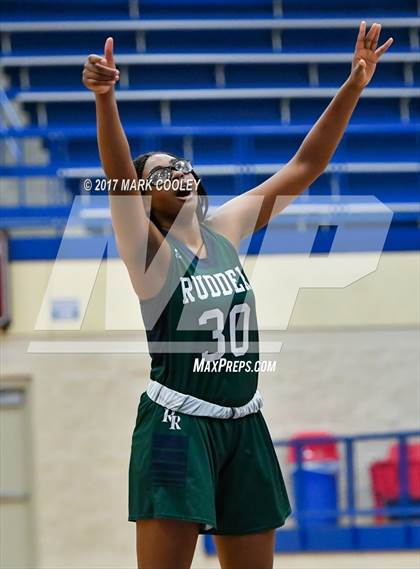 Thumbnail 3 in Rudder @ Midway photogallery.
