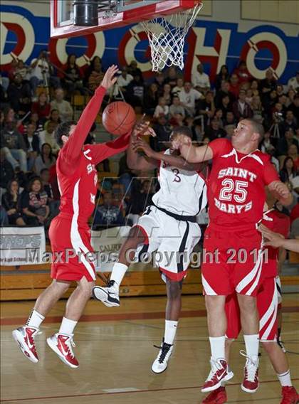 Thumbnail 2 in Salesian vs. St. Mary's (CIF NorCal D4 Final) photogallery.