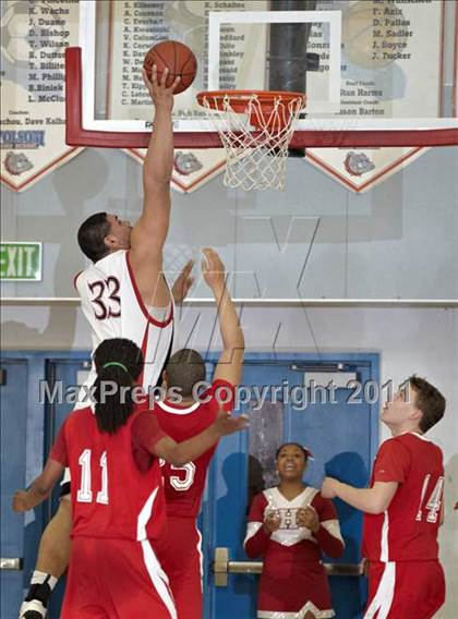 Thumbnail 3 in Salesian vs. St. Mary's (CIF NorCal D4 Final) photogallery.