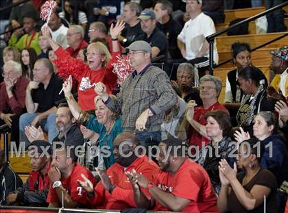 Thumbnail 3 in Salesian vs. St. Mary's (CIF NorCal D4 Final) photogallery.