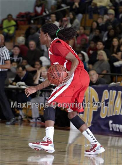 Thumbnail 2 in Salesian vs. St. Mary's (CIF NorCal D4 Final) photogallery.