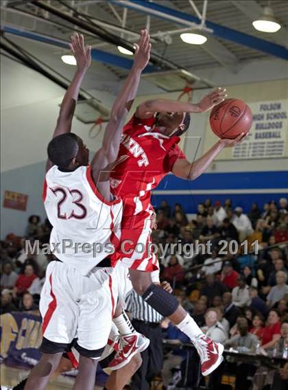 Thumbnail 3 in Salesian vs. St. Mary's (CIF NorCal D4 Final) photogallery.