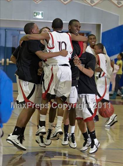Thumbnail 3 in Salesian vs. St. Mary's (CIF NorCal D4 Final) photogallery.