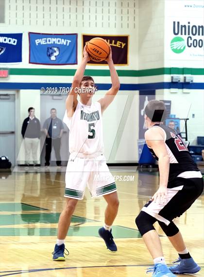 Thumbnail 2 in Charlotte Catholic @ Weddington photogallery.
