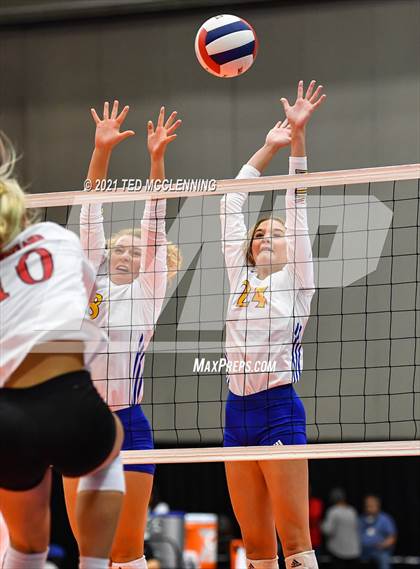 Thumbnail 3 in Valley View vs Brookland (AAA 4A Final) photogallery.