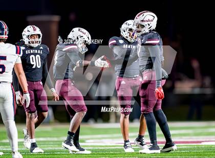 Thumbnail 1 in West Monroe @ Central (LHSAA Division I Non-Select Round 3) photogallery.