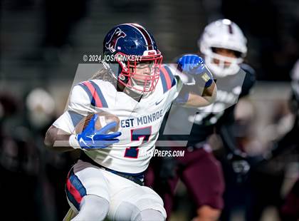 Thumbnail 3 in West Monroe @ Central (LHSAA Division I Non-Select Round 3) photogallery.
