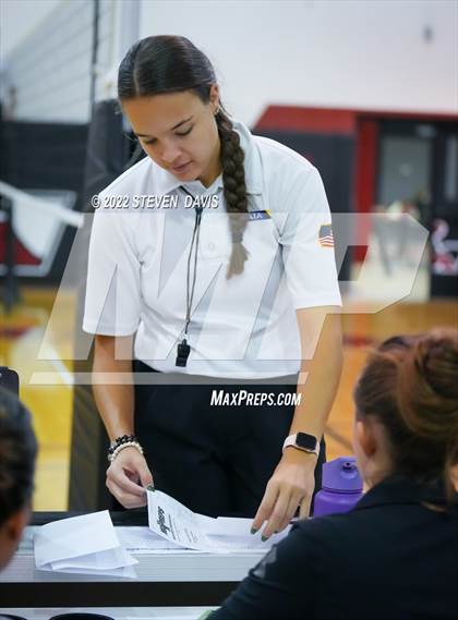 Thumbnail 2 in Notre Dame Prep vs. Desert Vista photogallery.