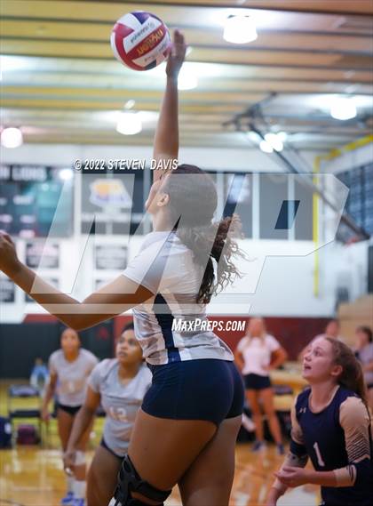 Thumbnail 3 in Notre Dame Prep vs. Desert Vista photogallery.