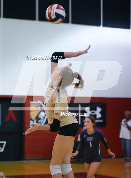 Thumbnail 3 in Notre Dame Prep vs. Desert Vista photogallery.