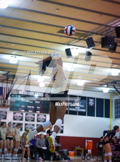 Thumbnail 3 in Notre Dame Prep vs. Desert Vista photogallery.
