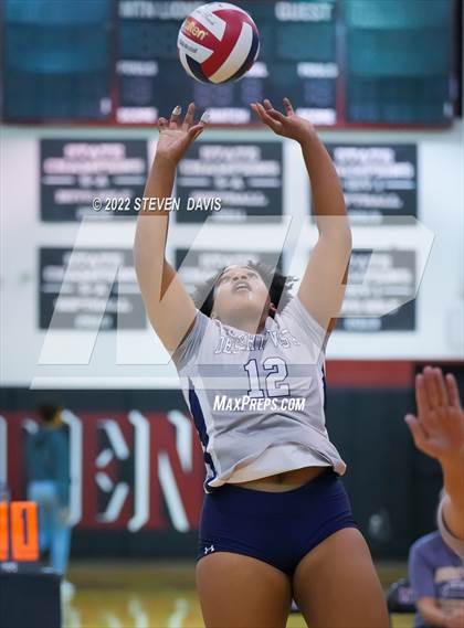 Thumbnail 1 in Notre Dame Prep vs. Desert Vista photogallery.