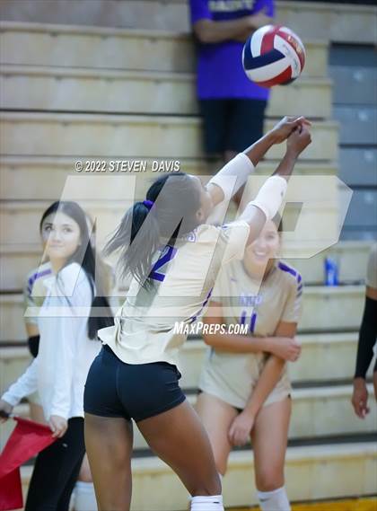 Thumbnail 2 in Notre Dame Prep vs. Desert Vista photogallery.