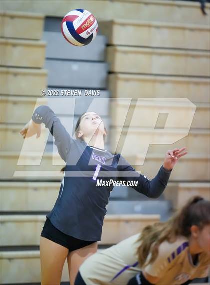 Thumbnail 2 in Notre Dame Prep vs. Desert Vista photogallery.