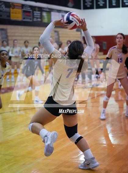 Thumbnail 2 in Notre Dame Prep vs. Desert Vista photogallery.