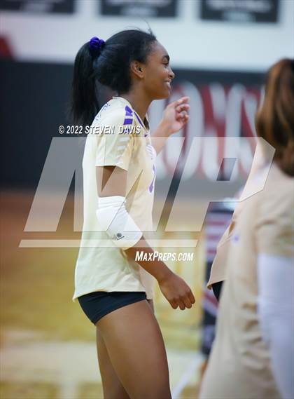 Thumbnail 3 in Notre Dame Prep vs. Desert Vista photogallery.