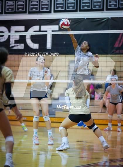 Thumbnail 1 in Notre Dame Prep vs. Desert Vista photogallery.