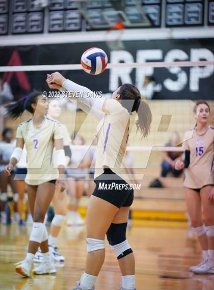 Thumbnail 2 in Notre Dame Prep vs. Desert Vista photogallery.
