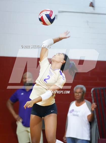 Thumbnail 2 in Notre Dame Prep vs. Desert Vista photogallery.