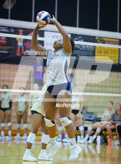 Thumbnail 2 in Notre Dame Prep vs. Desert Vista photogallery.
