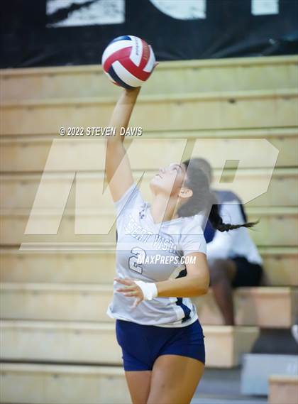 Thumbnail 3 in Notre Dame Prep vs. Desert Vista photogallery.