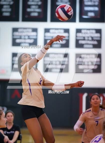 Thumbnail 2 in Notre Dame Prep vs. Desert Vista photogallery.