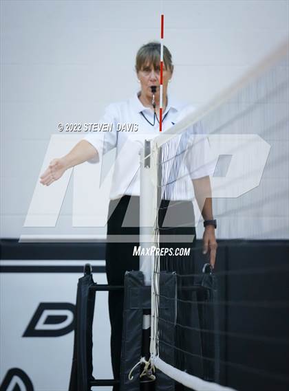 Thumbnail 2 in Notre Dame Prep vs. Desert Vista photogallery.
