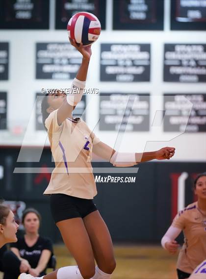 Thumbnail 1 in Notre Dame Prep vs. Desert Vista photogallery.