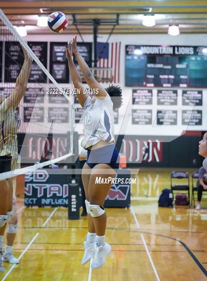 Thumbnail 2 in Notre Dame Prep vs. Desert Vista photogallery.