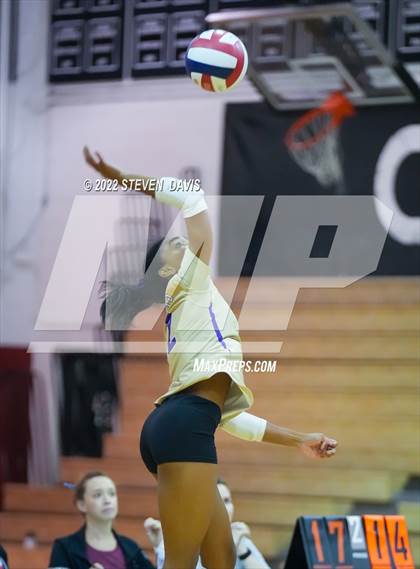 Thumbnail 3 in Notre Dame Prep vs. Desert Vista photogallery.