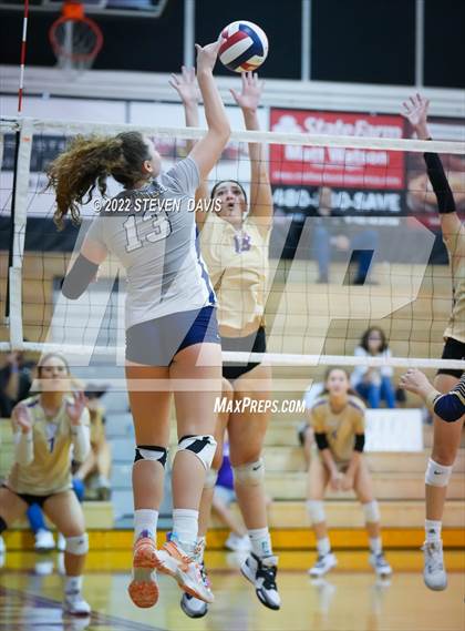 Thumbnail 3 in Notre Dame Prep vs. Desert Vista photogallery.