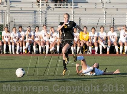 Thumbnail 2 in La Serna vs. Cabrillo (CIF SS D5 Final) photogallery.