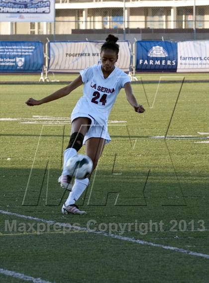 Thumbnail 3 in La Serna vs. Cabrillo (CIF SS D5 Final) photogallery.