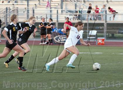 Thumbnail 2 in La Serna vs. Cabrillo (CIF SS D5 Final) photogallery.