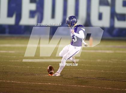 Thumbnail 1 in Fayetteville vs. Cabot (AAA 7A Round 1 Playoff) photogallery.