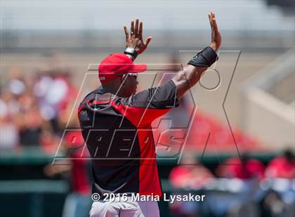 Thumbnail 2 in Langham Creek vs Pearland (UIL 6A Regional Semifinal) photogallery.