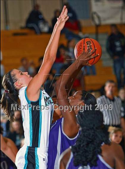 Thumbnail 1 in Warren vs Pasadena Memorial (McDonalds Texas Invitational) photogallery.