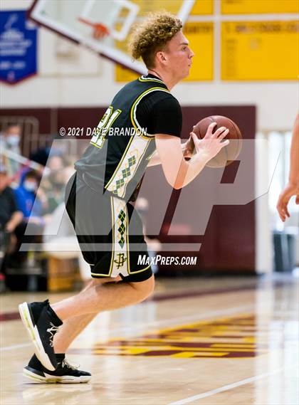 Thumbnail 2 in Royal @ Simi Valley photogallery.
