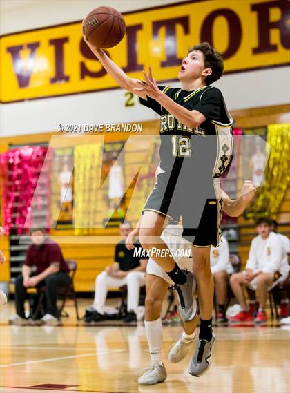Thumbnail 2 in Royal @ Simi Valley photogallery.