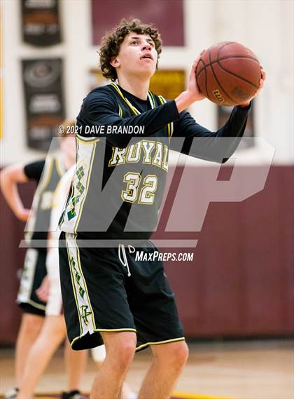 Thumbnail 3 in Royal @ Simi Valley photogallery.