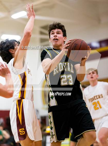 Thumbnail 1 in Royal @ Simi Valley photogallery.