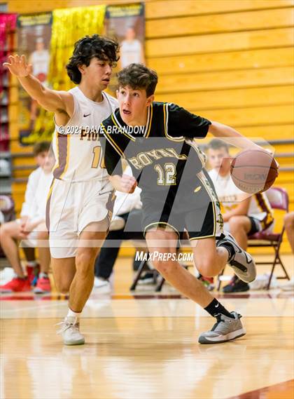 Thumbnail 1 in Royal @ Simi Valley photogallery.