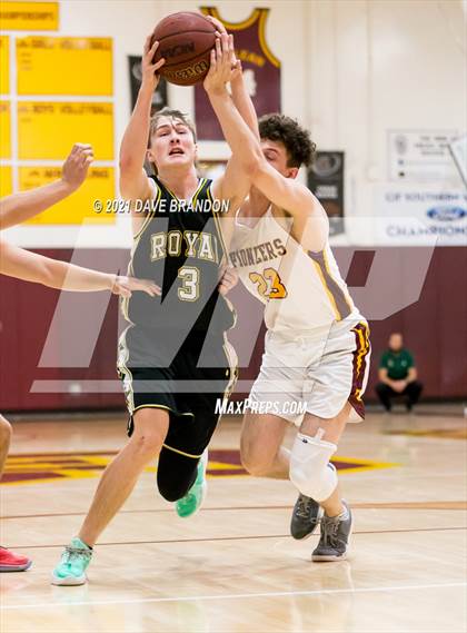 Thumbnail 1 in Royal @ Simi Valley photogallery.